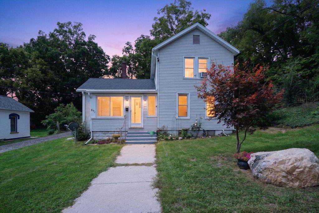 671 N Jackson Street, Ionia