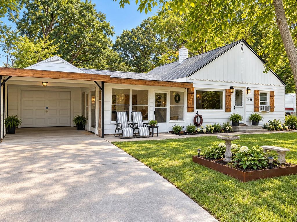 1362 E Summit Avenue, Muskegon