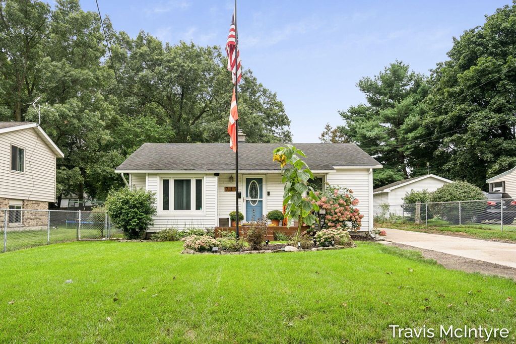 717 W Montcalm Street, Greenville