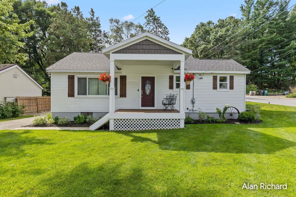 854 Ferris Street Nw, Grand Rapids