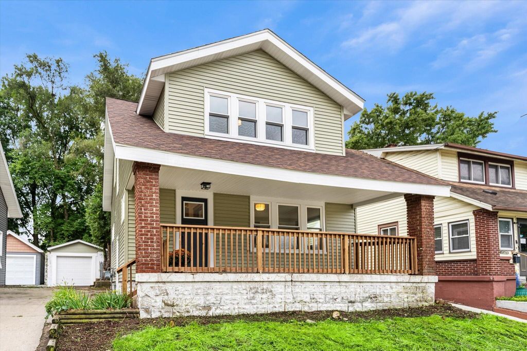 1114 Hall Street Se, Grand Rapids