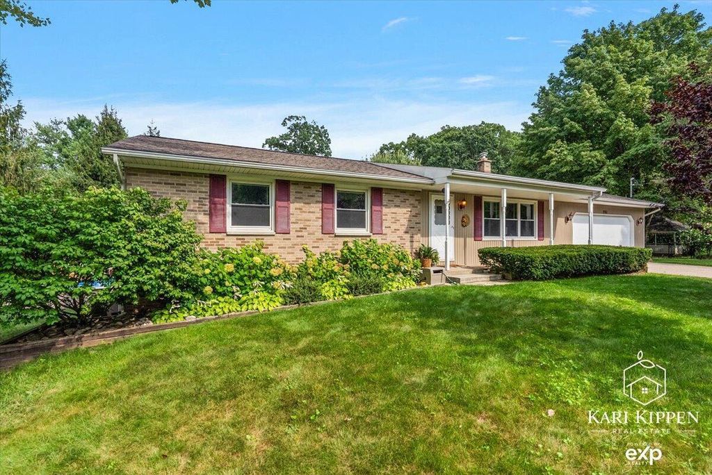 2761 Danube Lane Ne, Grand Rapids