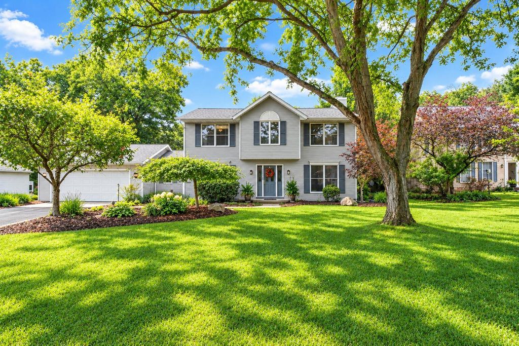 3055 Riverwoods Drive Ne, Rockford
