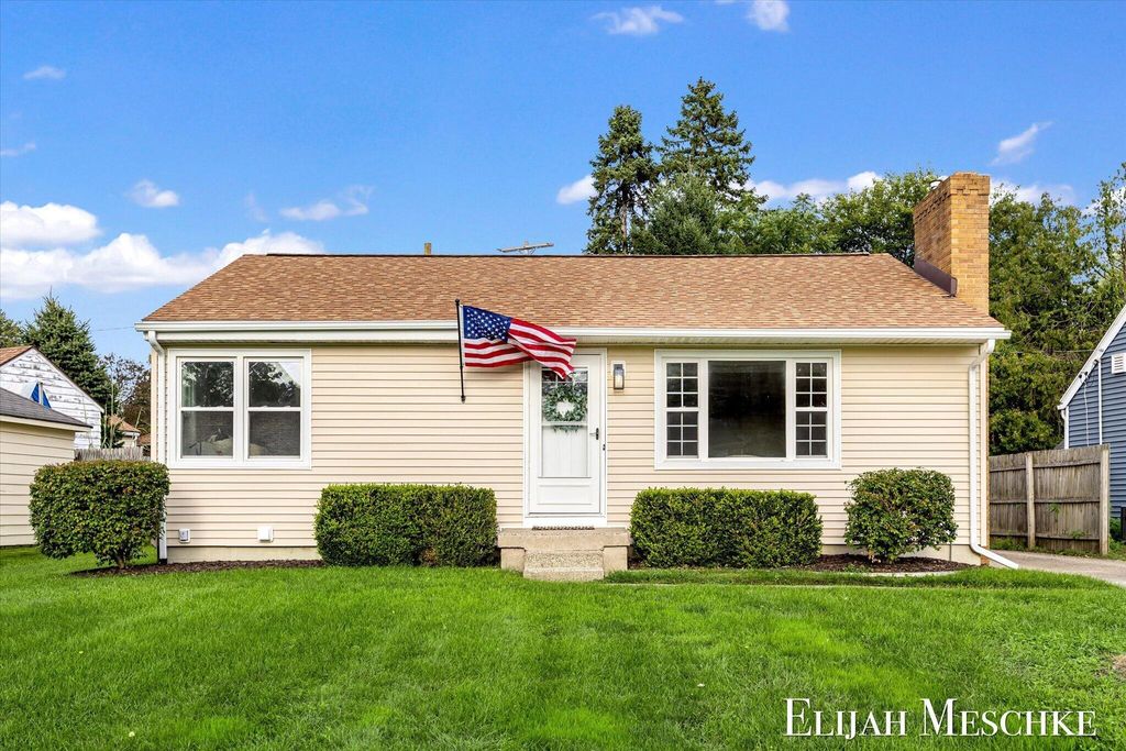 2071 Brandon Drive Nw, Grand Rapids