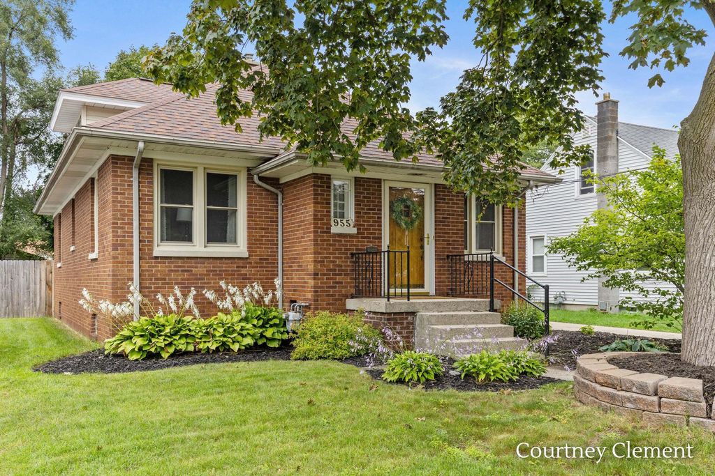 955 Northlawn Street Ne, Grand Rapids