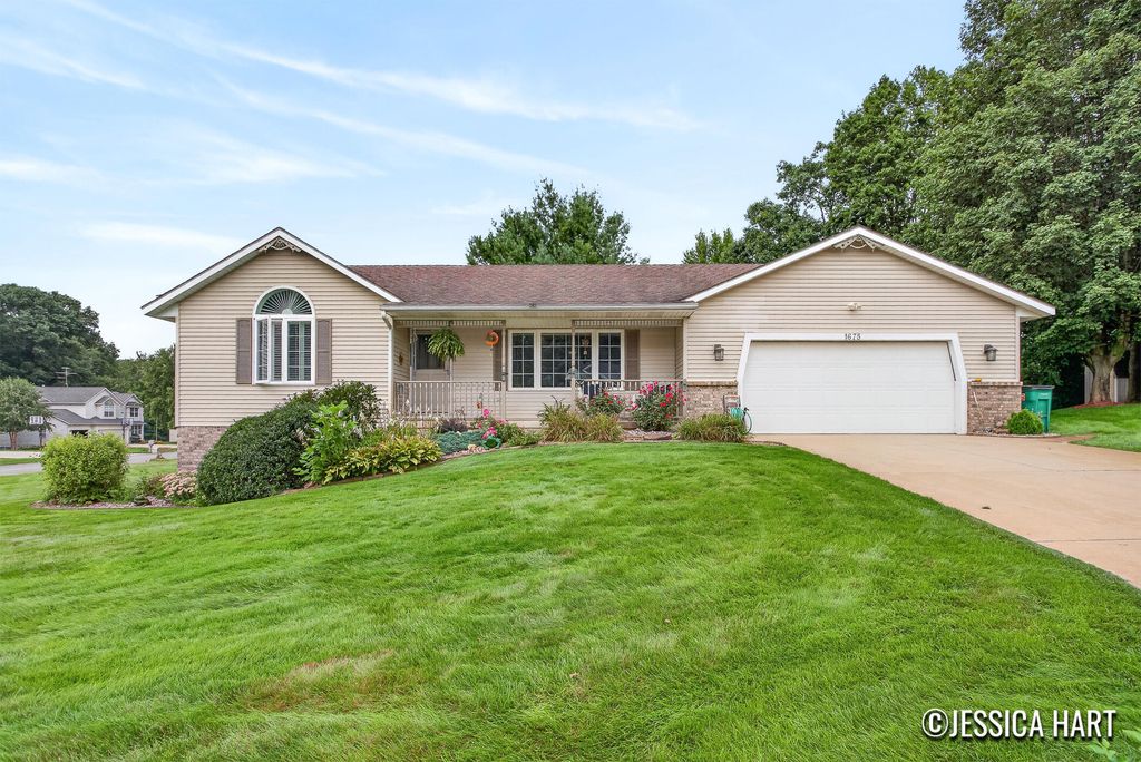 1675 Bramblewood Drive, Dorr