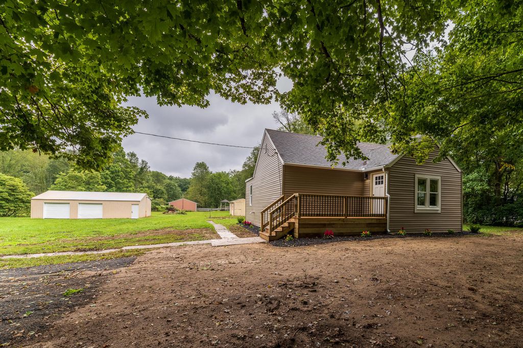 7400 N Riverview Drive, Kalamazoo