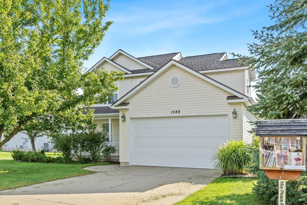 1588 Gander Hill Drive, Holt