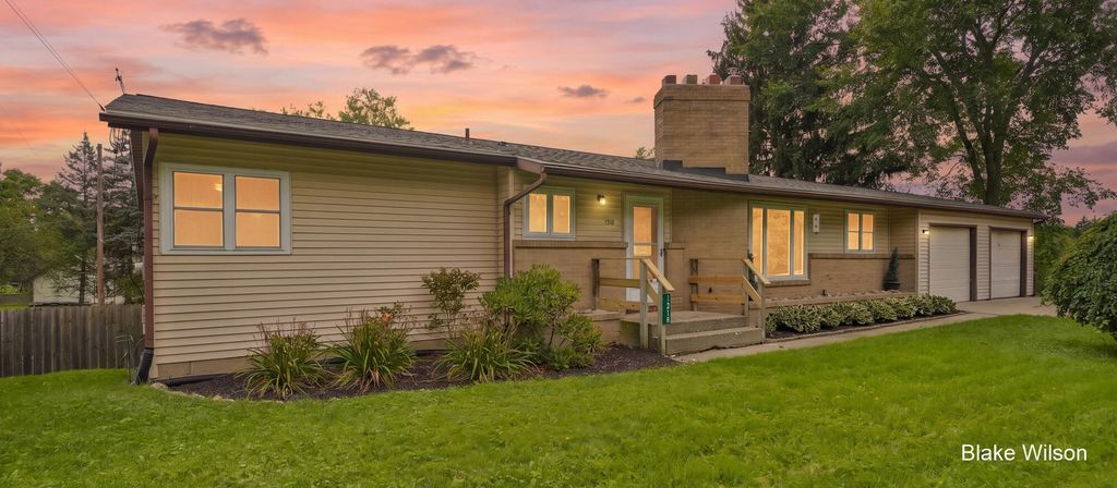 1318 Forest Hill Avenue Se, Kentwood