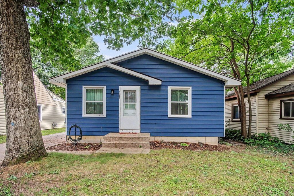5123 Carson Avenue Sw, Wyoming