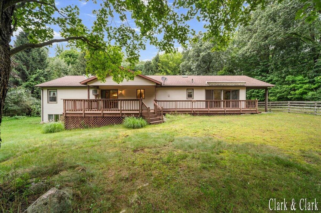 11080 Vergennes Street Se, Lowell