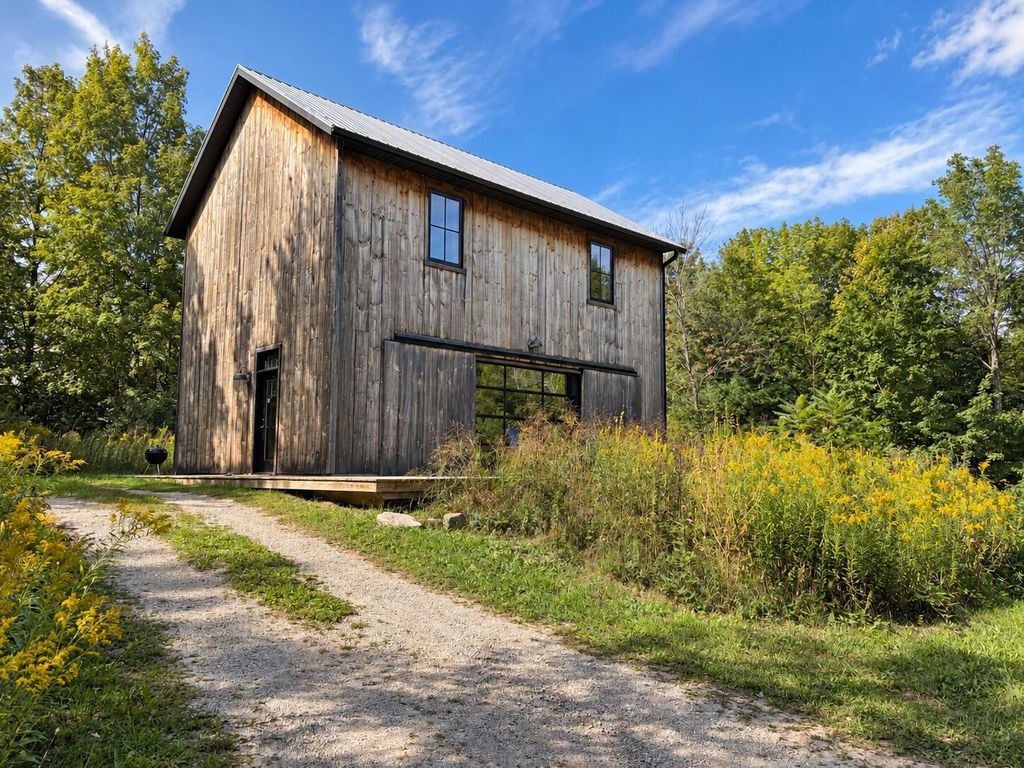 8627 N Carlson Road, Northport