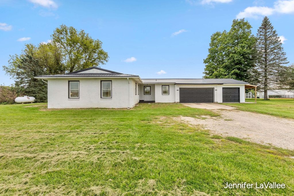 2520 M-79, Hastings