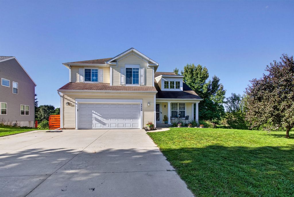 8666 Suntree Drive, Zeeland