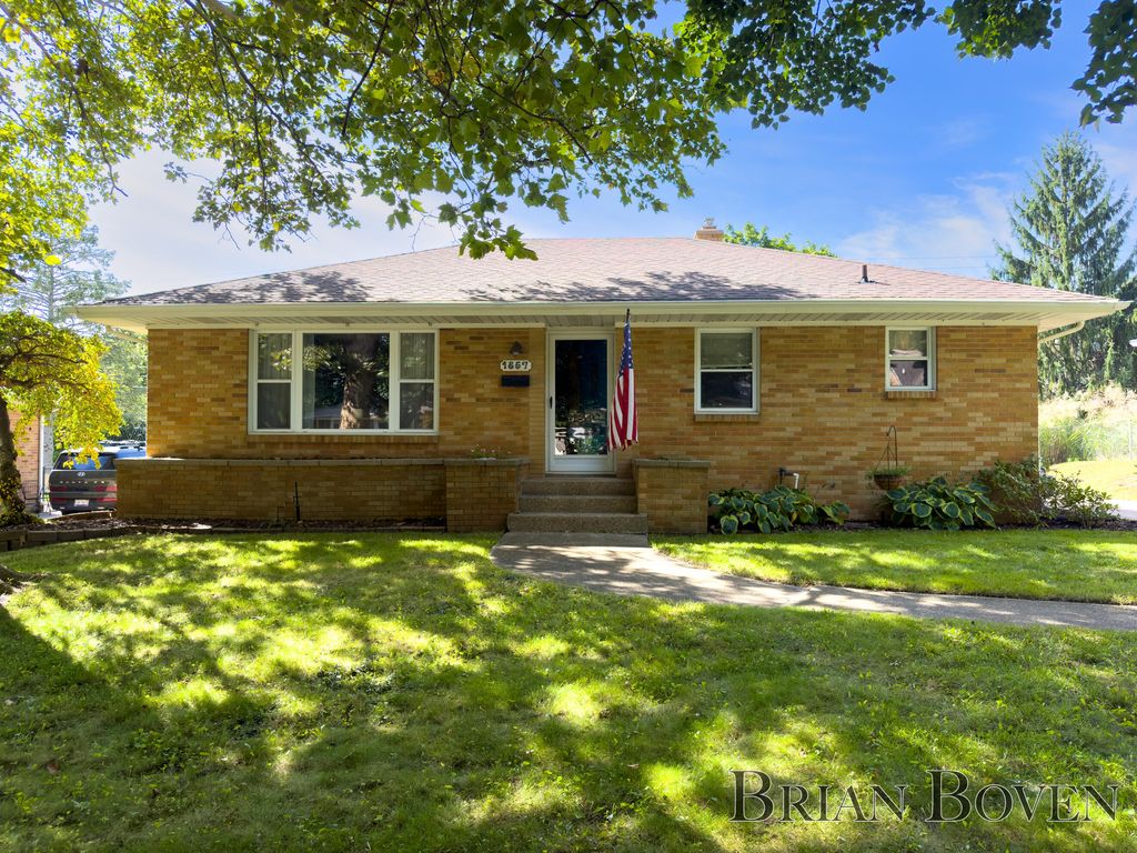1857 Houseman Avenue Ne, Grand Rapids