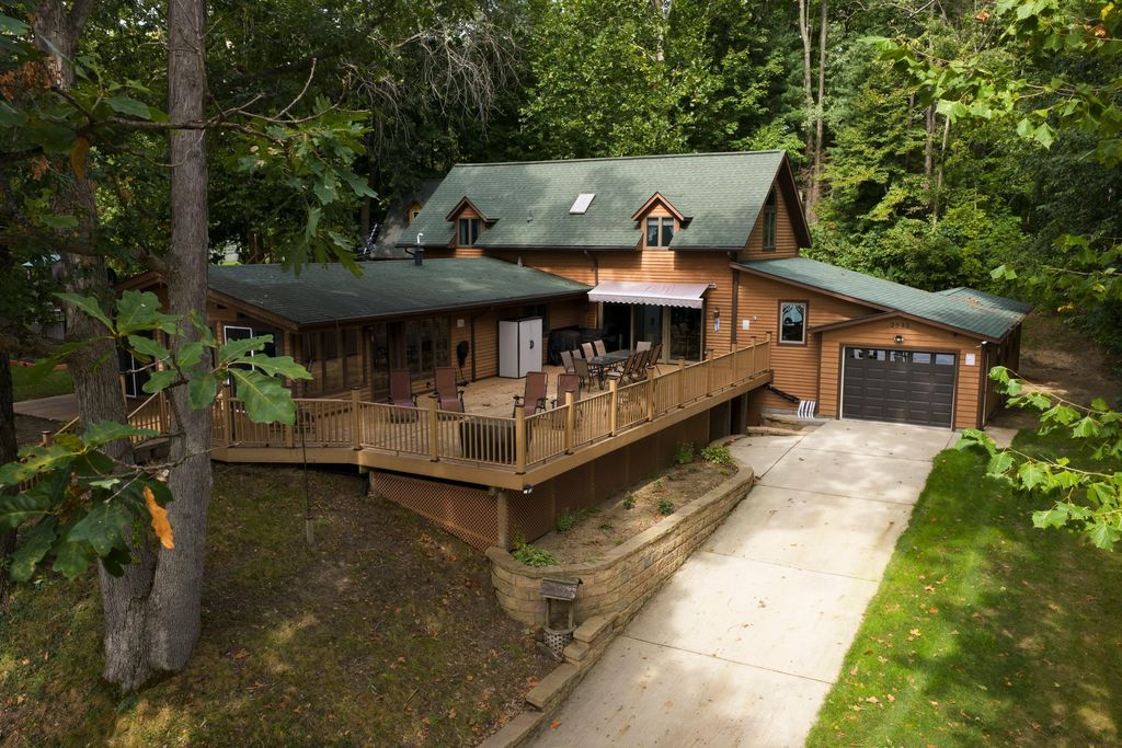2533 Miner Lake Drive, Allegan