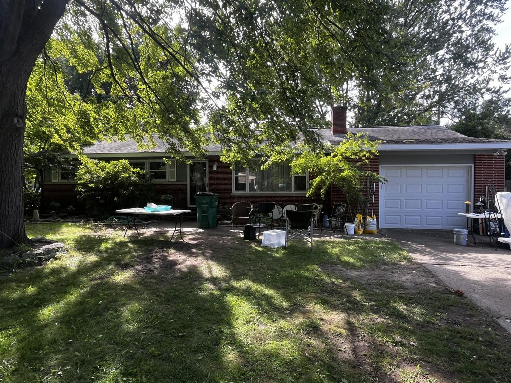 3889 Molly Boulevard, Muskegon