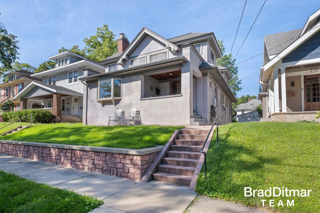 423 Rosewood Avenue Se, East Grand Rapids