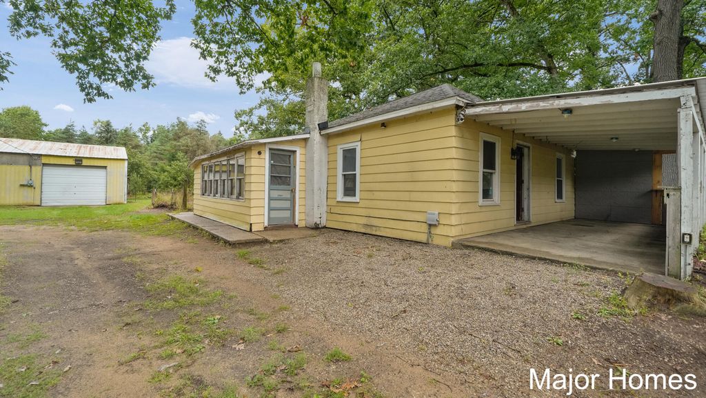 23032 Almy Road, Howard City