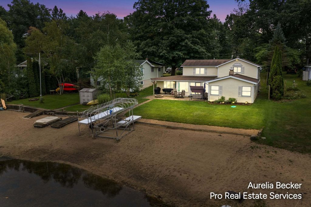 13555 Sunset Shores Drive Ne, Cedar Springs