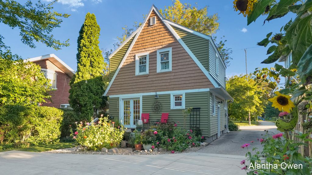 2205 W Main Street, Kalamazoo
