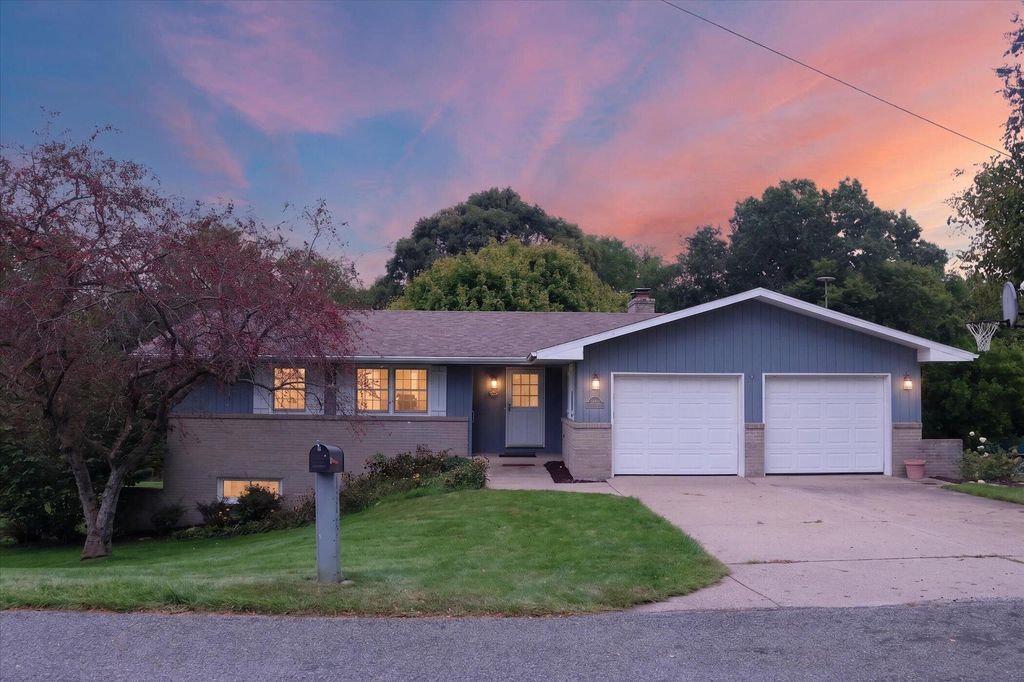 1755 Horizon Drive, Ionia