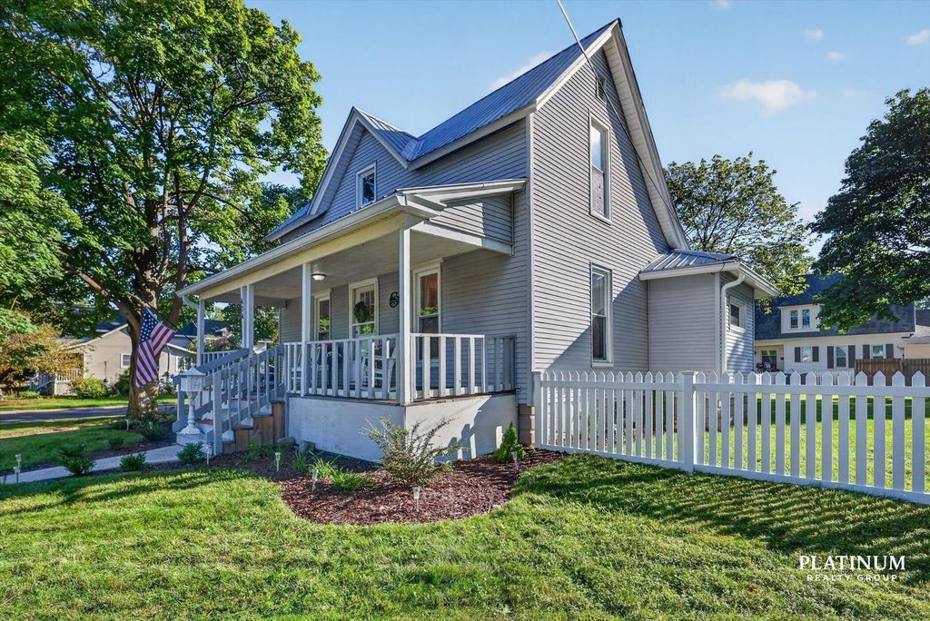404 S Division Avenue, Fremont
