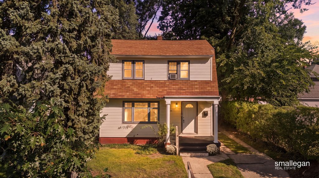 545 Ardmore Street Se, Grand Rapids
