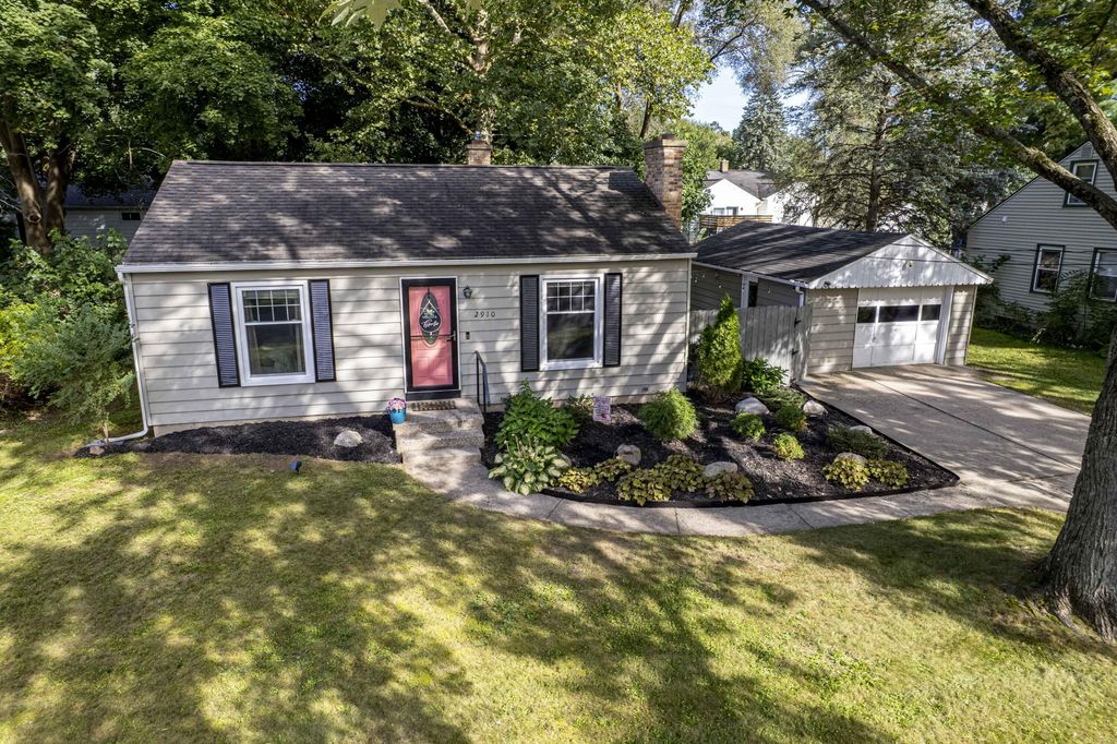 2910 Cheney Avenue Ne, Grand Rapids