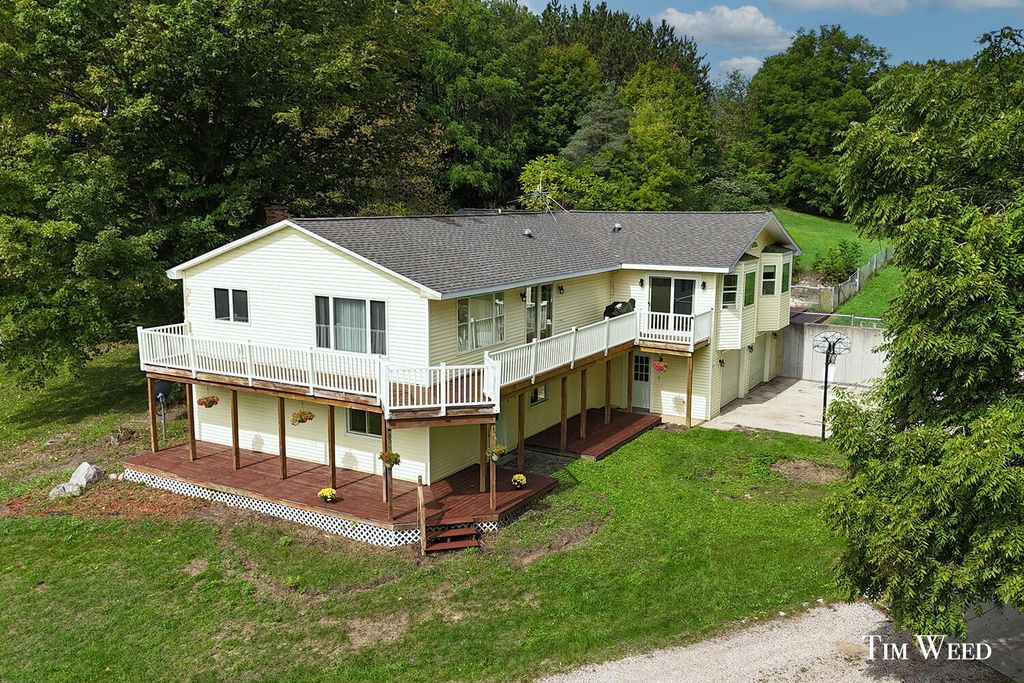 21556 1 Mile Road, Reed City