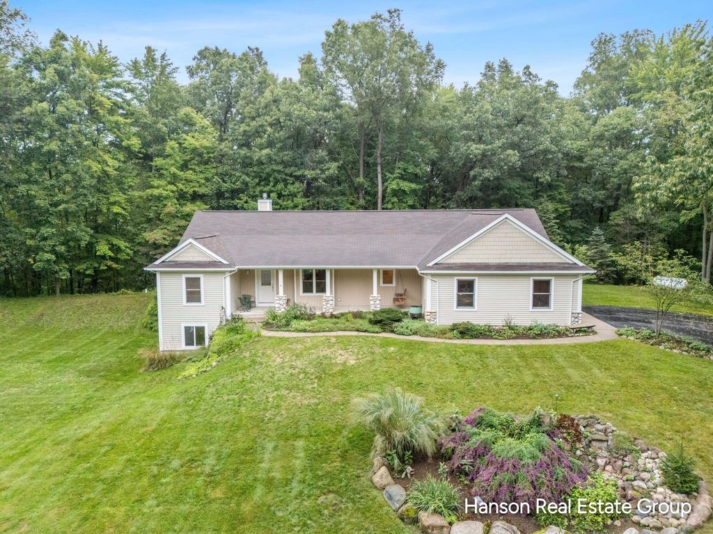 1675 Parnell Avenue Se, Ada