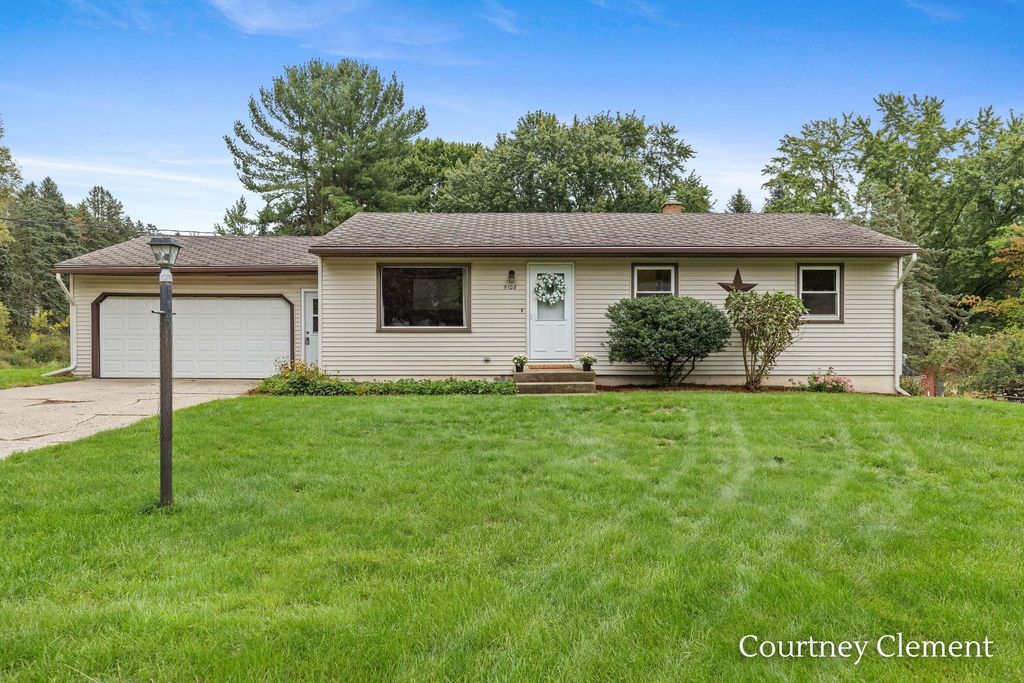 5108 Pleasant Creek Avenue Ne, Comstock Park