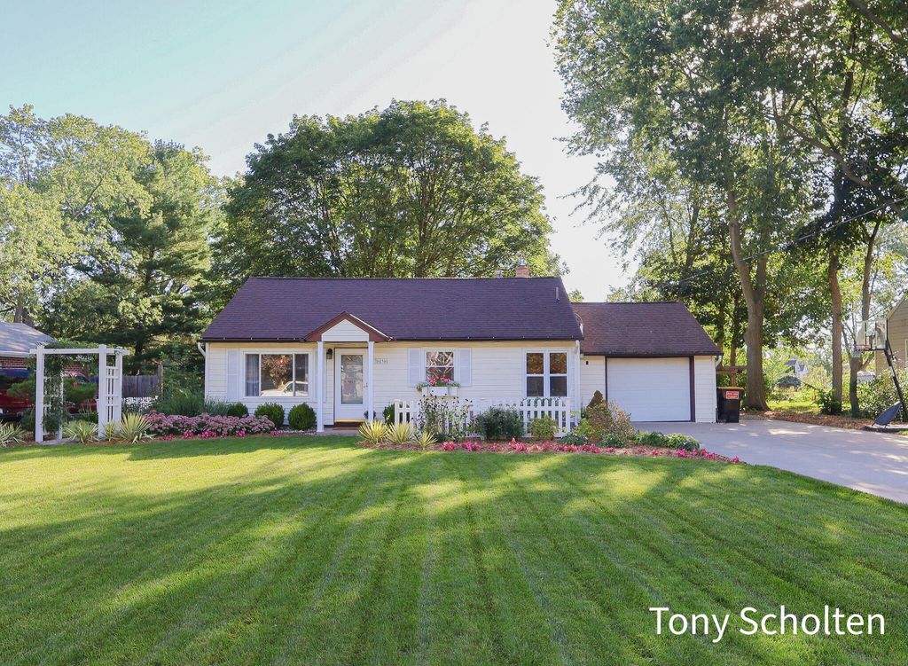 7656 Hazel Drive, Jenison