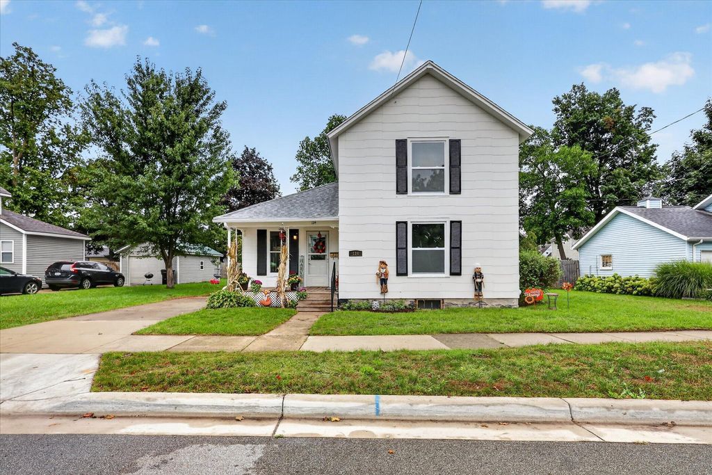 124 Washington Street, Sparta