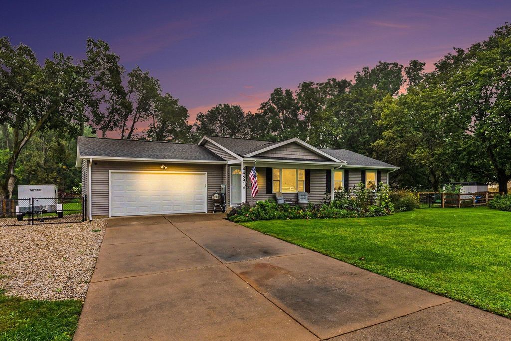 4439 Minges Road S, Battle Creek