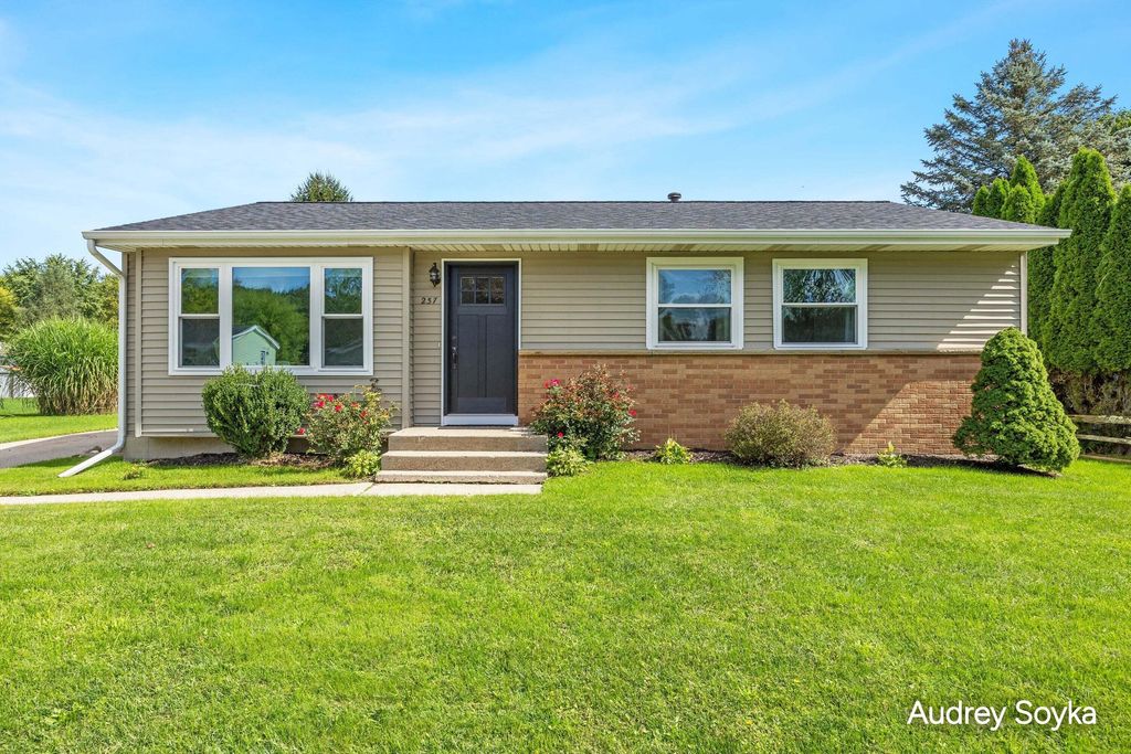 237 Roberta Jayne Drive Se, Lowell