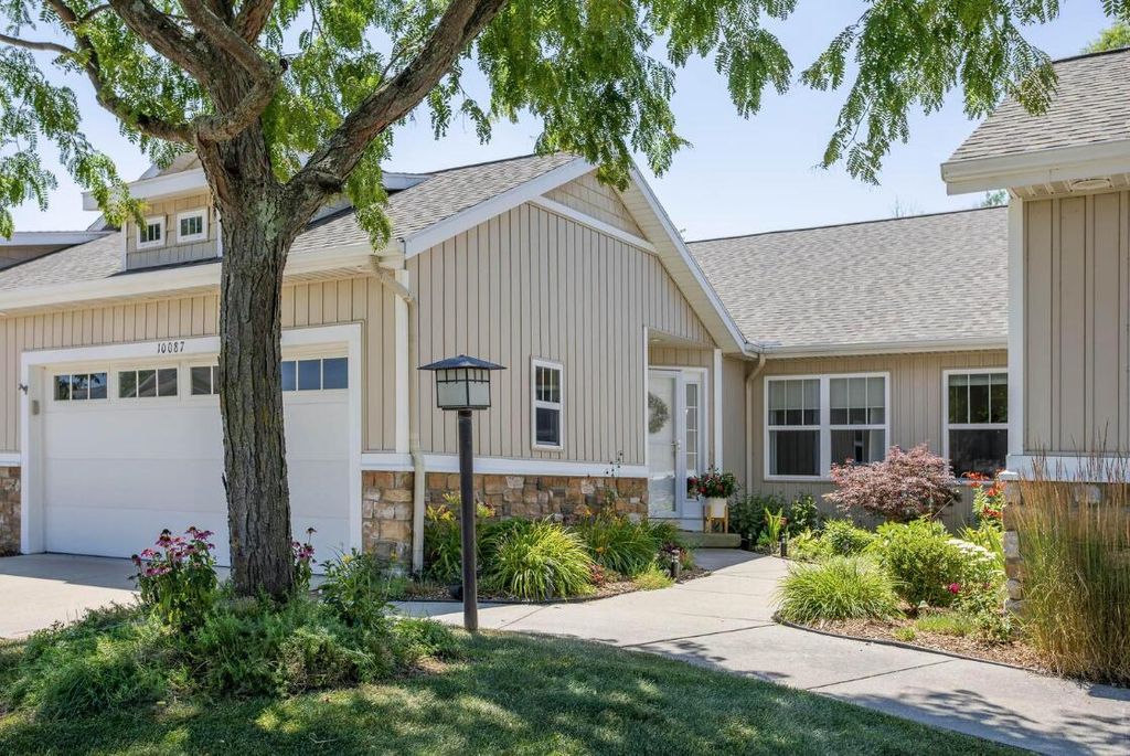 10087 S Crossroads Circle Se, Caledonia