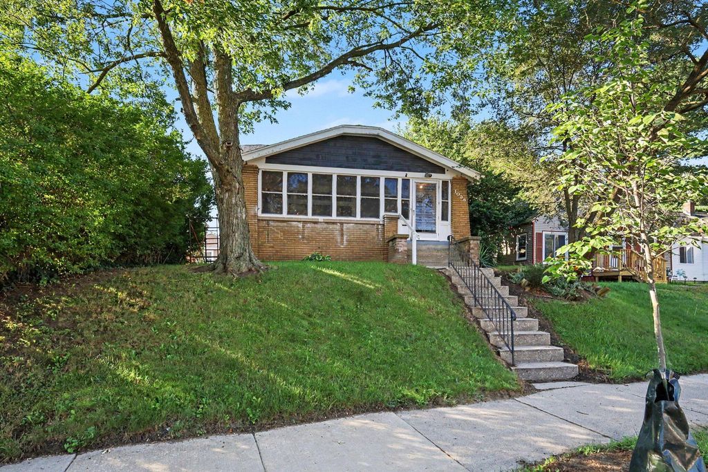 1036 Dickinson Street Se, Grand Rapids