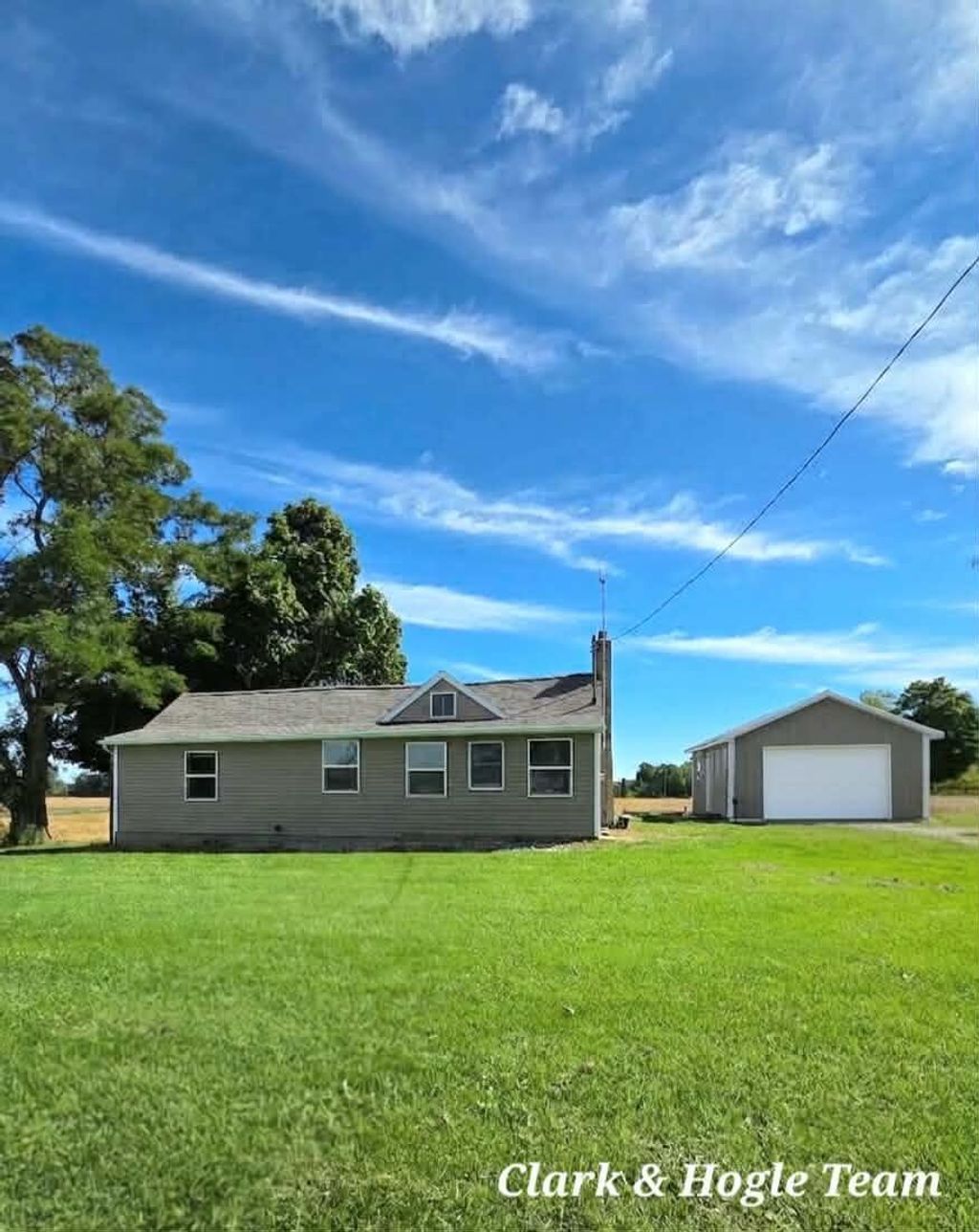 2983 Divine Highway, Lyons