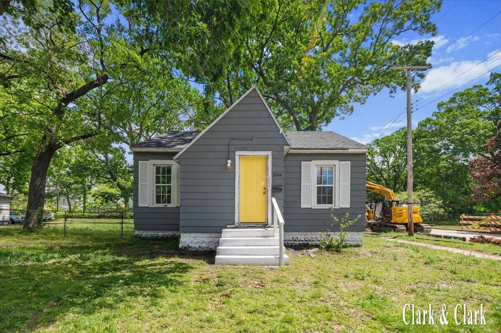 2044 Wood Street, Muskegon Heights