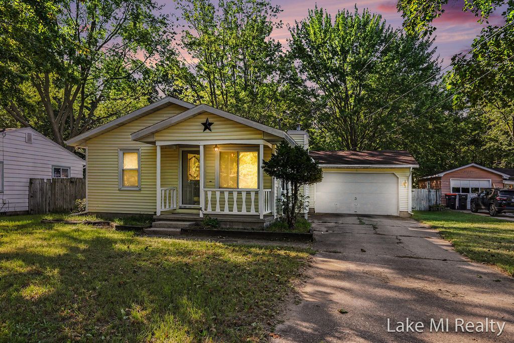 102 Sluyter Street Se, Kentwood