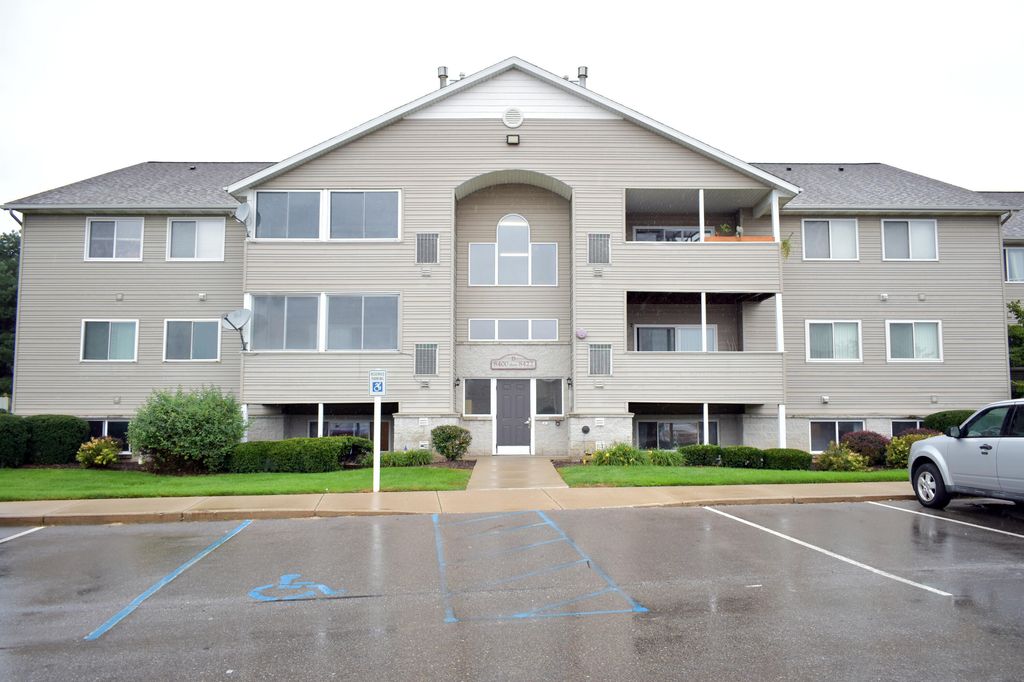 8418 N Jasonville Court Se Building: D Unit: 61, Caledonia