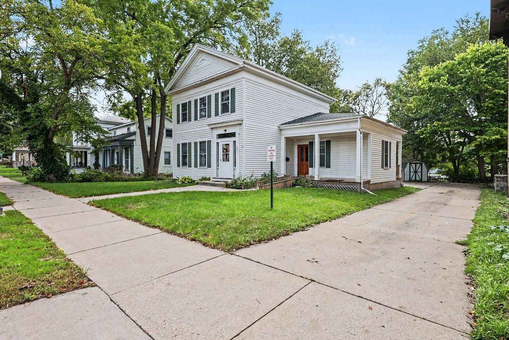 201 E Main Street, Ionia