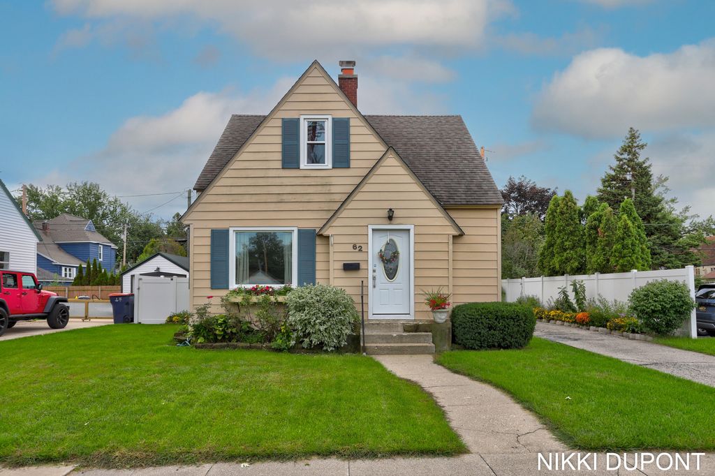 62 W 22nd Street, Holland