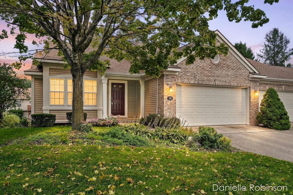 54 Aspen Lane Ne, Grand Rapids