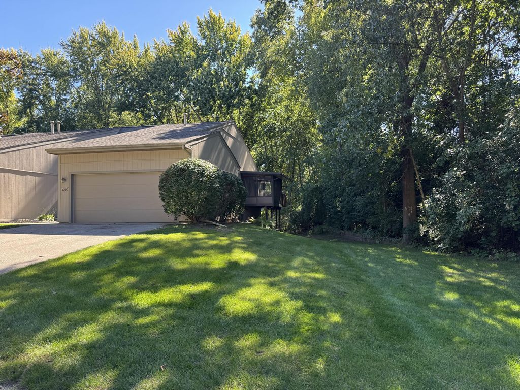 4799 Rockvalley Drive Ne, Grand Rapids