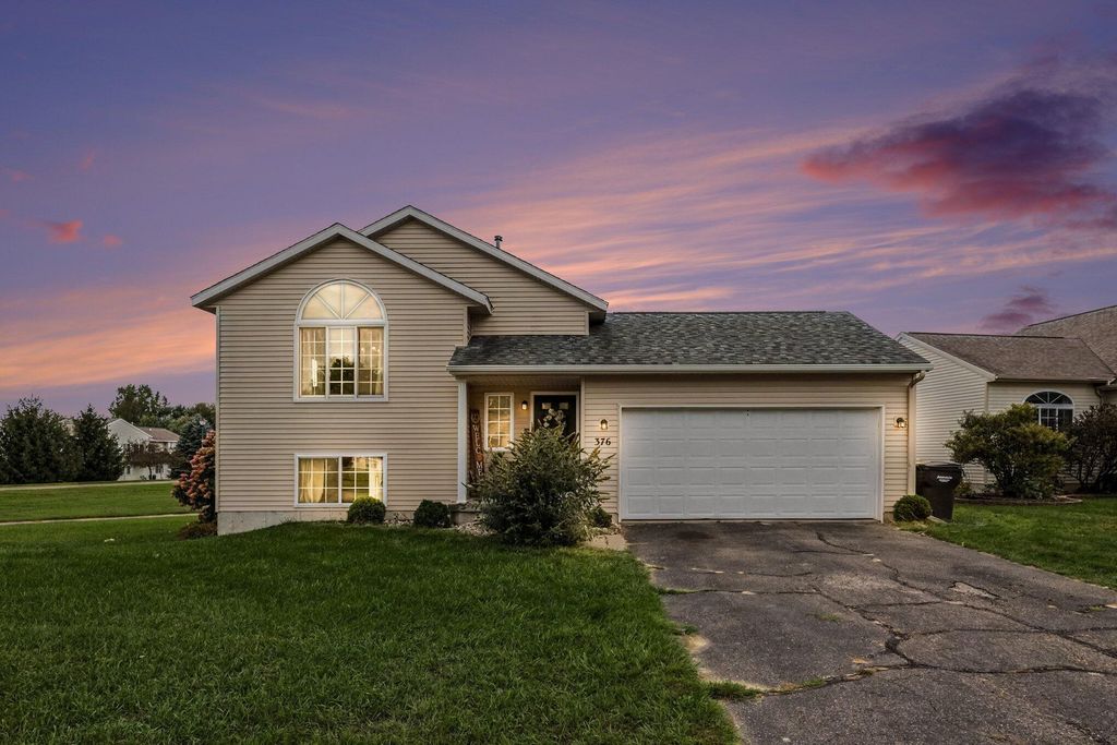 376 Prairie Run Drive Ne, Cedar Springs
