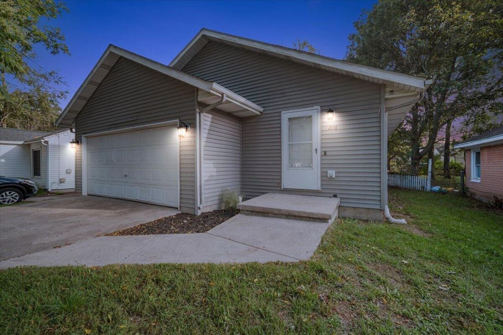 216 Maplelawn Street Se, Kentwood