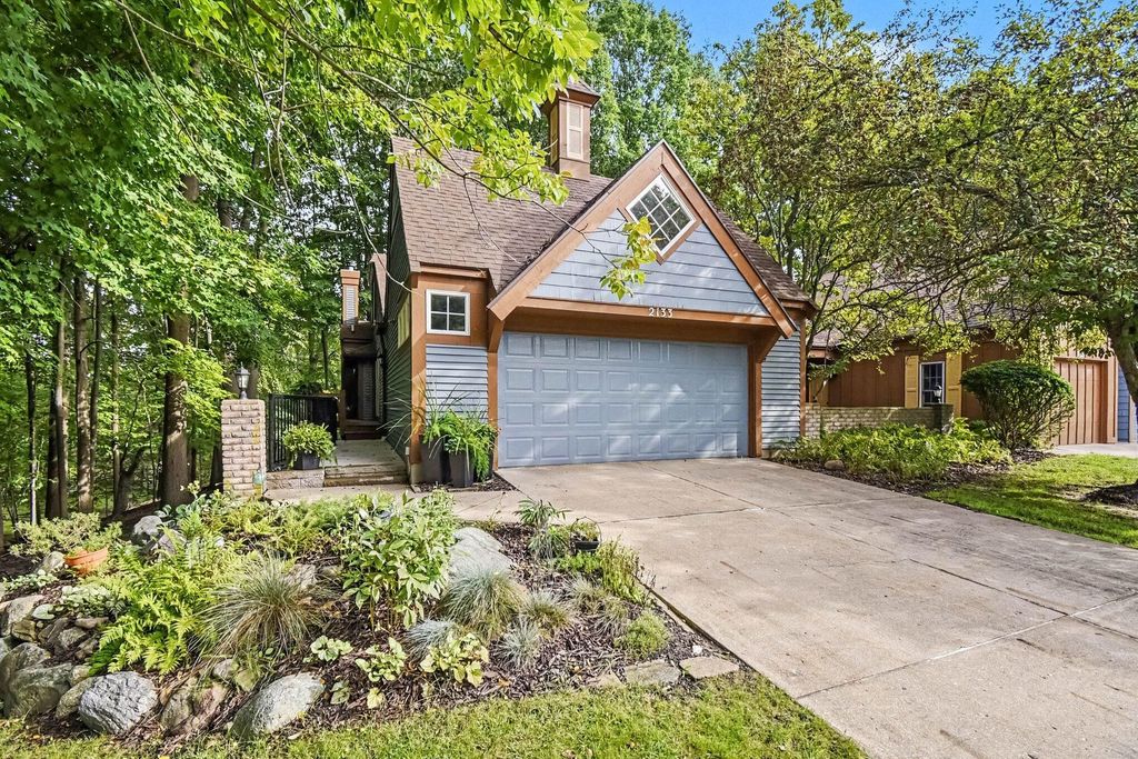 2133 North Cross Creek Drive Se, Grand Rapids
