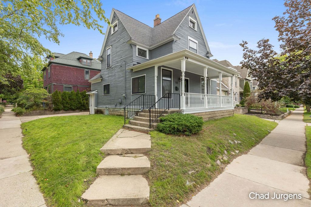 901 Wealthy Street Se, Grand Rapids